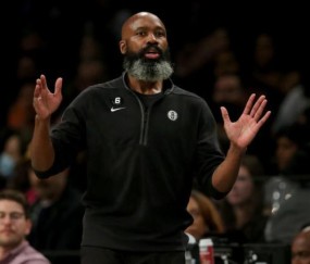 沃恩版篮网16胜7负联盟第2！他在场下也有治军妙招